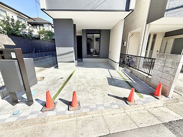 【駐車場】■自宅にある駐車スペースなので安心ですね