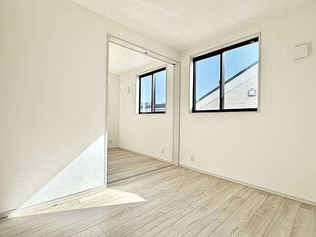 【リビング以外の居室】■落ち着いた雰囲気のお部屋で心が安らぐ空間