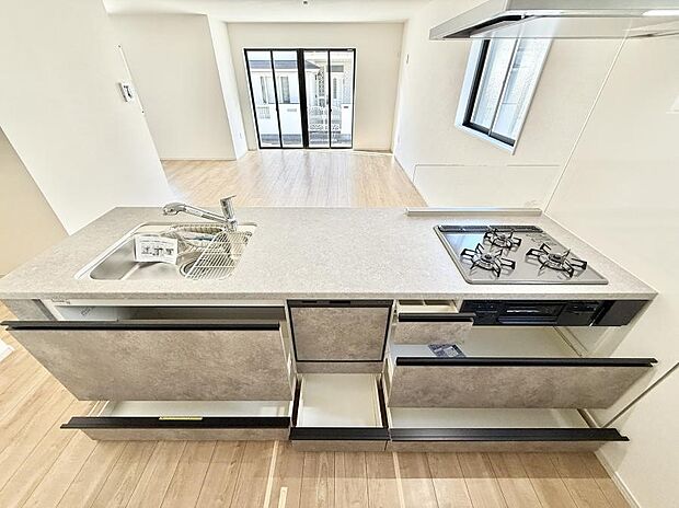 【キッチン】■美味しい時間が生まれる、笑顔あふれるキッチン