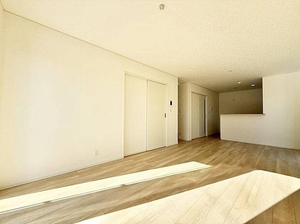 【リビング】■くつろぎと笑顔が集まる、心温まるリビング