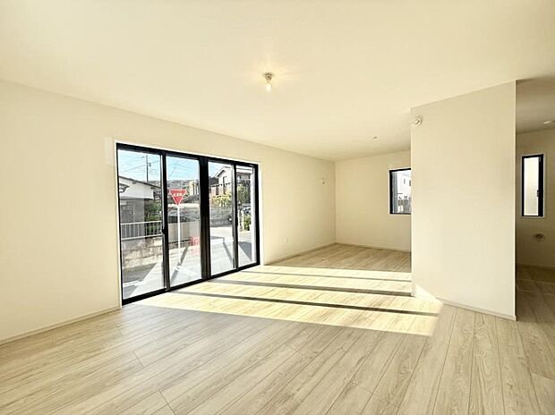 【リビング】■自然と会話が生まれる、心地よいひととき