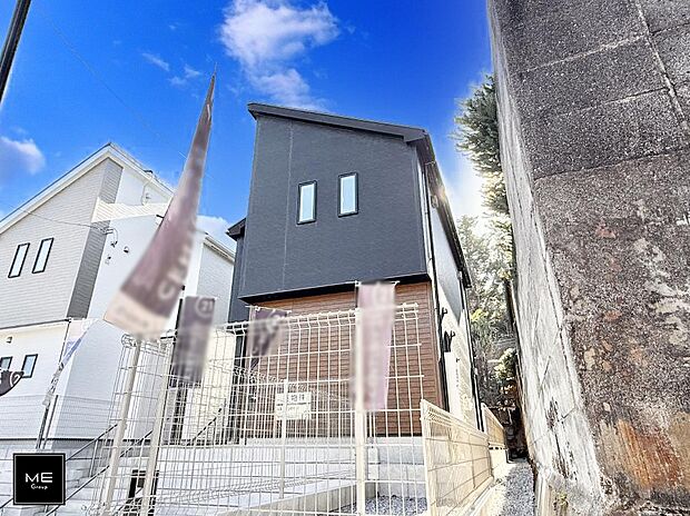 【現地外観写真】■暮らしを彩る充実した設備仕様が備わった住まい