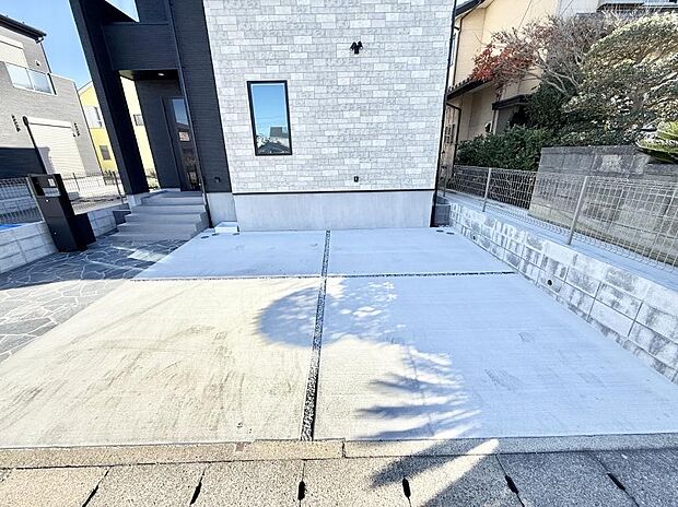 【駐車場】■快適な駐車スペースで安心