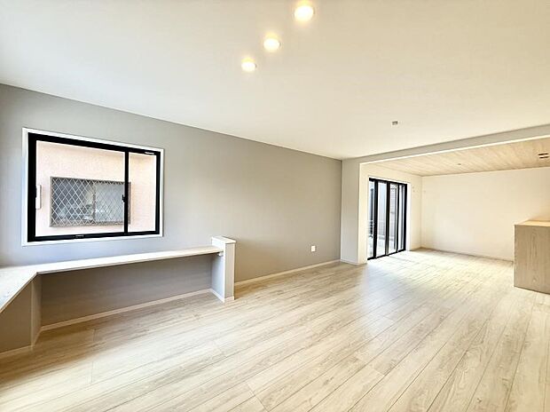 【リビング】■くつろぎと笑顔が集まる、心温まるリビング