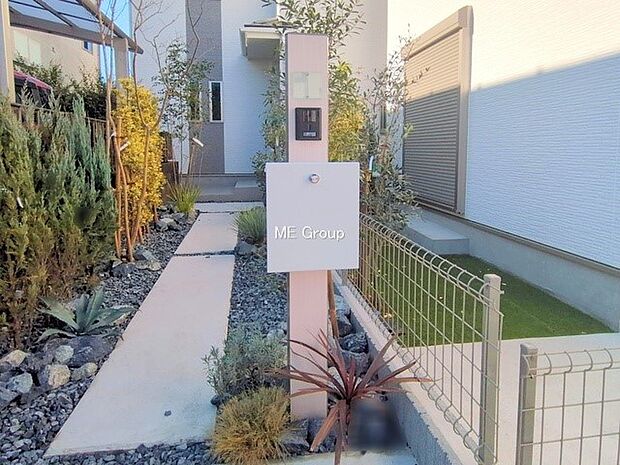 【玄関】■ 帰るたびにホッとする、安心感のある佇まい