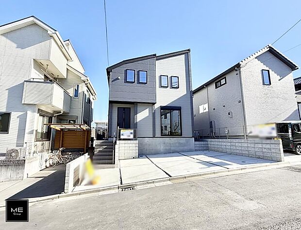 【現地外観写真】■暮らしを彩る充実した設備仕様が備わった住まい