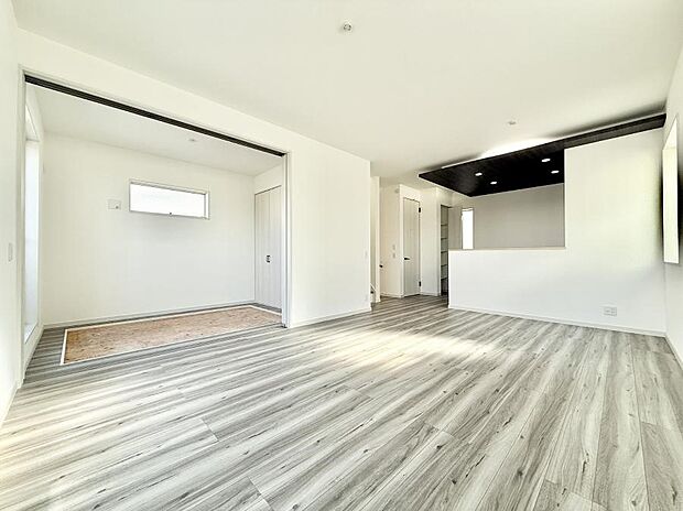 【リビングダイニング】■シンプルだけど贅沢、大切な人と過ごす心がほどける空間