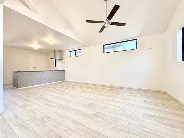 【リビングダイニング】■シンプルだけど贅沢、大切な人と過ごす心がほどける空間