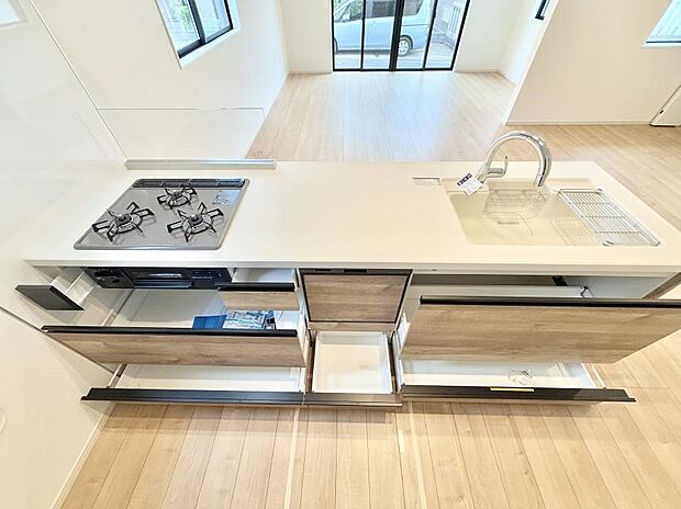 【キッチン】■アイデア広がる、クリエイティブな料理空間