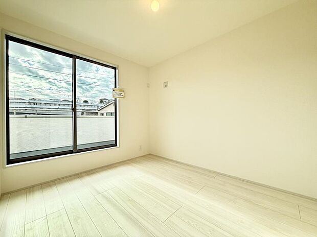 【寝室】■家具をうまく配置すれば広々とした空間を使い動きやすく、リラックスした時間が過ごせます