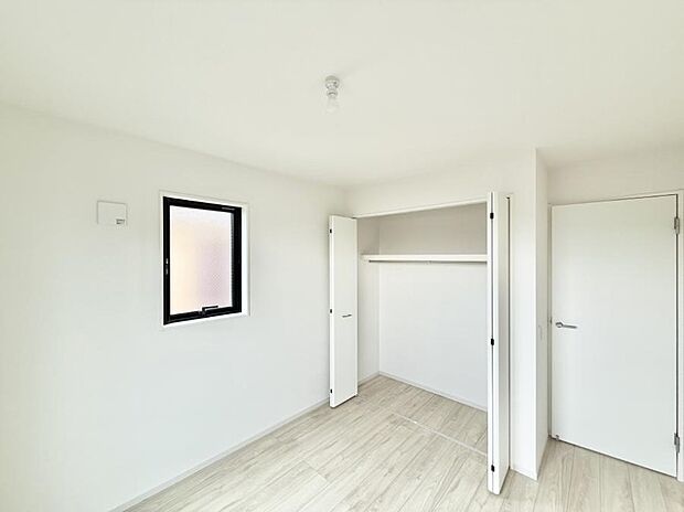 【リビング以外の居室】■落ち着いた雰囲気のお部屋で心が安らぐ空間