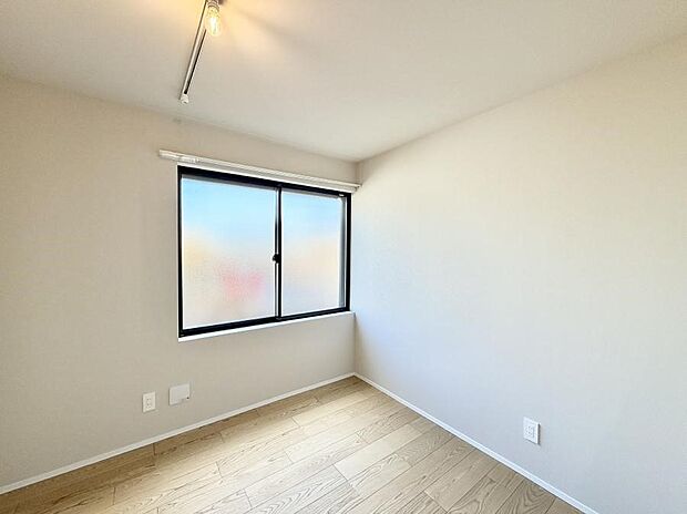 【子供部屋】■家具やレイアウトを自由に配置できるため使い勝手が良く快適に過ごせます