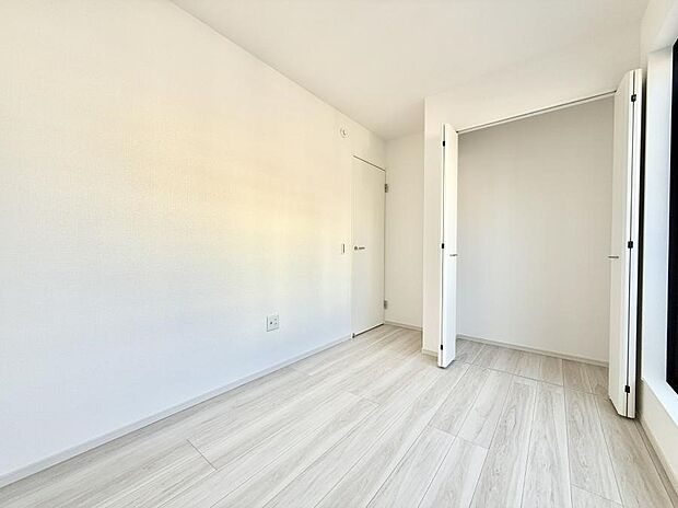 【子供部屋】■自分の好みに合わせたインテリアを整えやすく個性を反映できる場所です