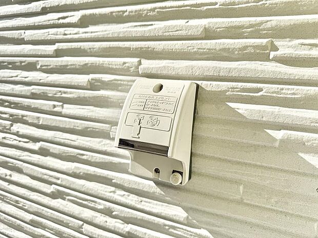 【屋外コンセント】■室内のコンセントから延長コードを引っ張る手間がなくなります。