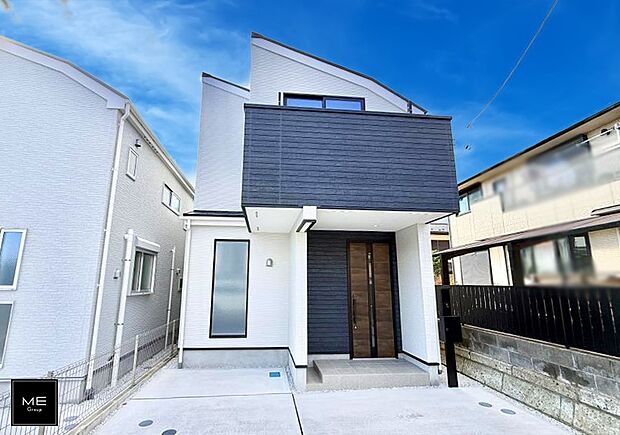 【現地外観写真】■暮らしを彩る充実した設備仕様が備わった住まい