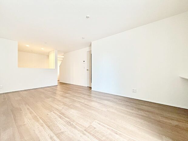 【リビング】■くつろぎと笑顔が集まる、心温まるリビング