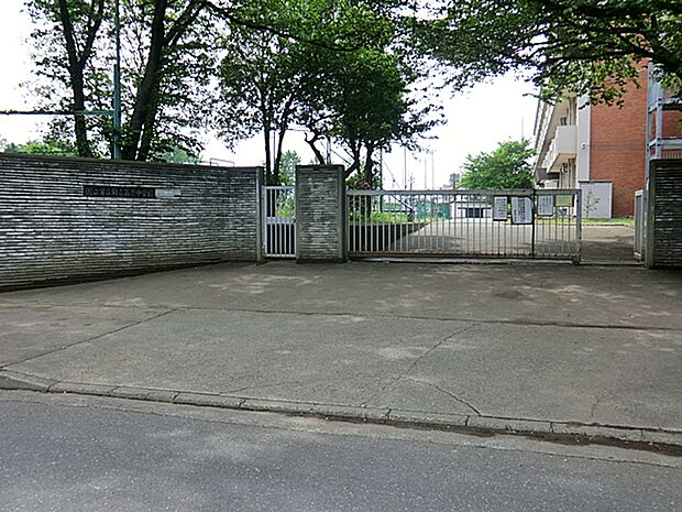 国立市立国立第三中学校(約1,200m・徒歩15分)