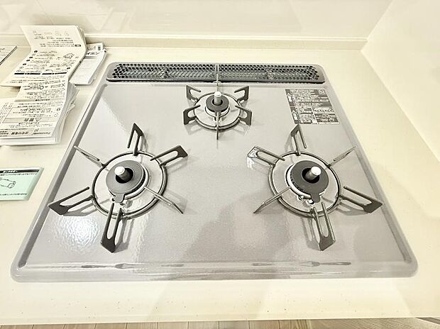 【3口ガスコンロ】■一度に多くの料理ができ便利で効率的