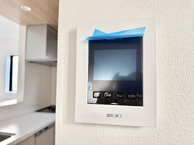 【TVモニター付インターフォン】■訪問者を確認できて安心感が増します