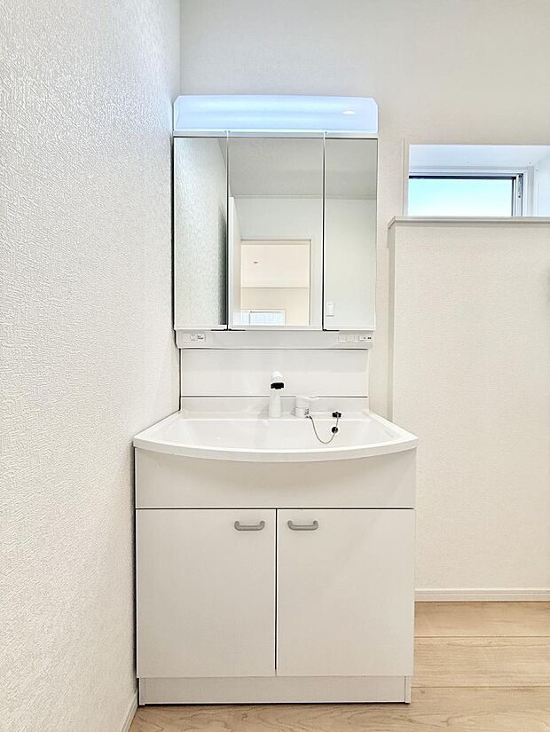 【洗面台・洗面所】■家族みんなが使いやすい配置です