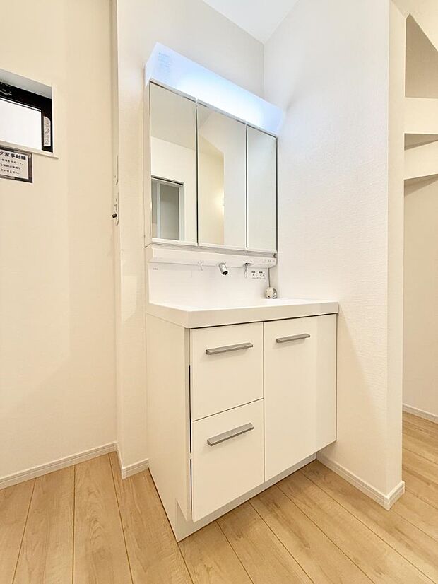 【洗面台・洗面所】■朝の準備がスムーズにできる広さです