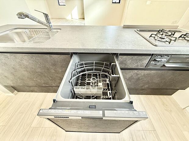 【食洗機】■手間なく洗浄！食器をピカピカに仕上げてくれます