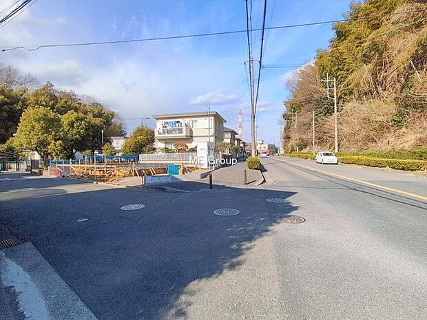 【前面道路含む現地写真】■この道を歩けば、毎日が少し特別になる