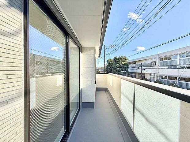 【バルコニー】■ 空を眺めながら、ほっと一息つける特別な空間