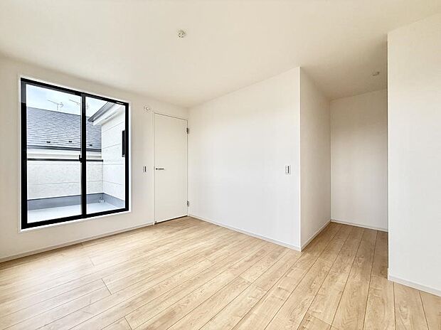 【リビング以外の居室】■清潔感あふれるお部屋で毎日を快適に過ごせます