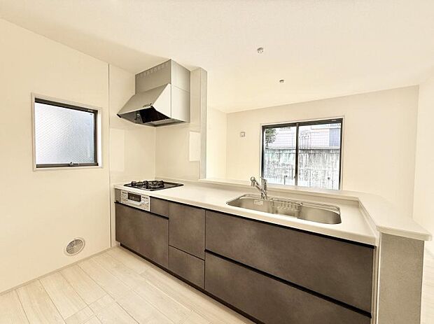 【ダイニングキッチン】■キレイに片付く、使いやすいキッチン