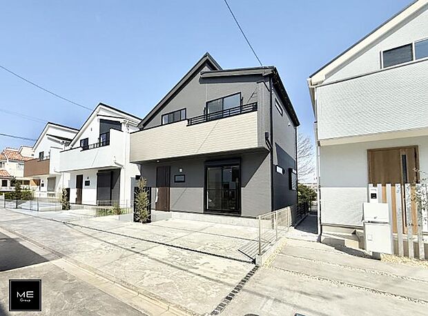 【現地外観写真】■暮らしを彩る充実した設備仕様が備わった住まい