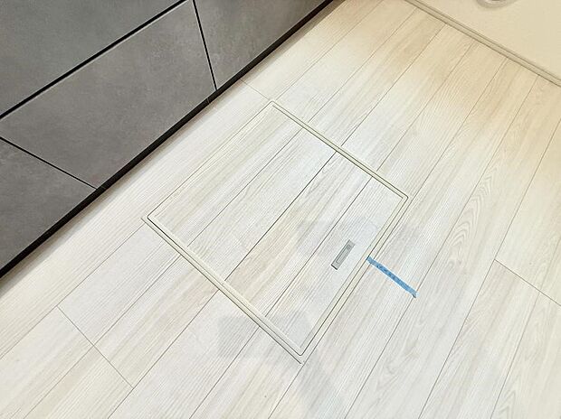 【床下収納】■隠れた収納スペースで家全体がスッキリ