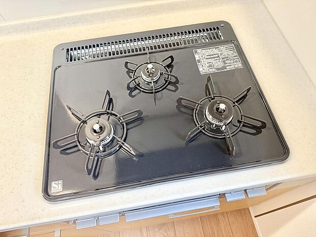 【3口ガスコンロ】■一度に多くの料理ができ便利で効率的