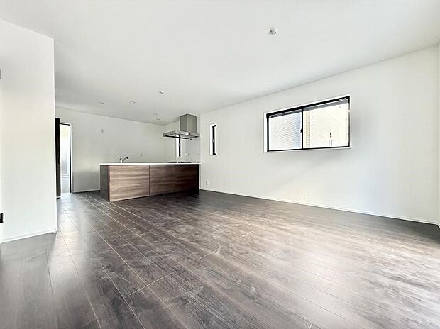 【リビング】■家族の時間を彩る、快適で癒される空間