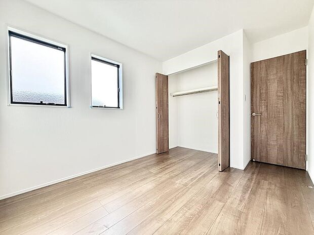 【洋室】■自分だけのスペース どんなお部屋にするかとっても楽しみですね