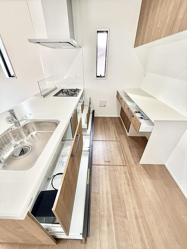 【キッチン】■アイデア広がる、クリエイティブな料理空間