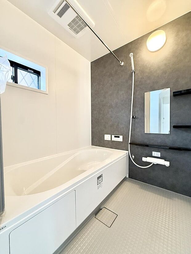 【浴室】■リラックスできる、穏やかな雰囲気です