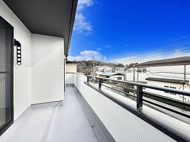 【バルコニー】■ 空を眺めながら、ほっと一息つける特別な空間