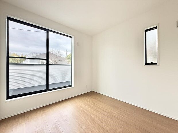 【洋室】■自分だけのスペース どんなお部屋にするかとっても楽しみですね