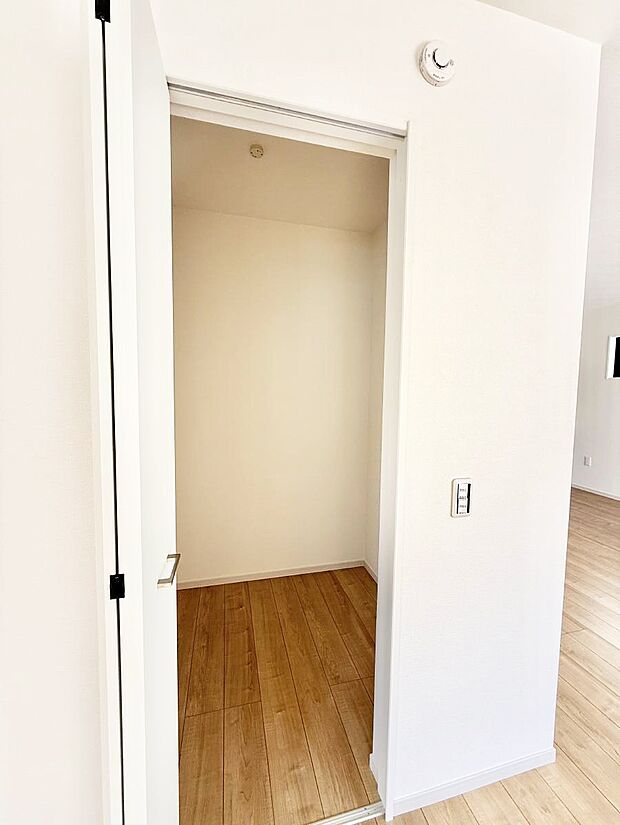 【収納】■季節ごとの入れ替え不要！頼もしいＷＩＣ♪  