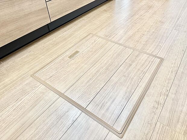 【床下収納】■季節物など簡単に収納でき便利