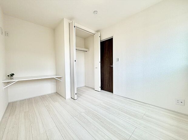 【子供部屋】■仕事や勉強のスペースに使うことで、集中しやすく静かな環境が整います