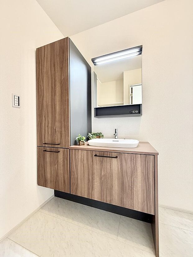 【洗面台・洗面所】■朝の準備がスムーズにできる広さです