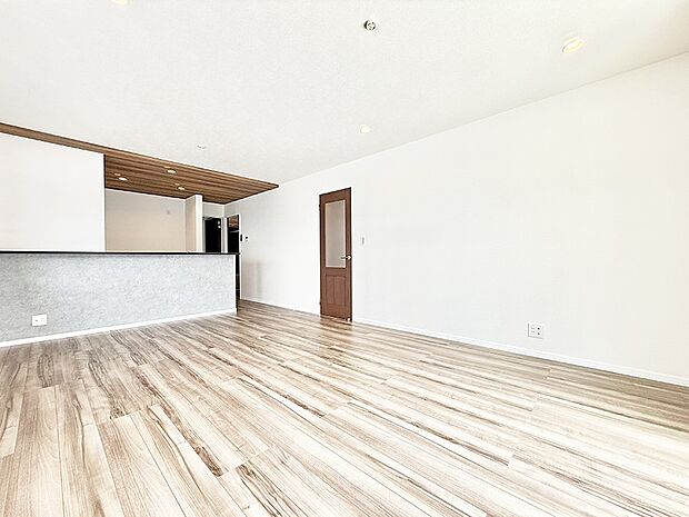 【リビングダイニング】■日常をちょっと特別にする、憩いの空間