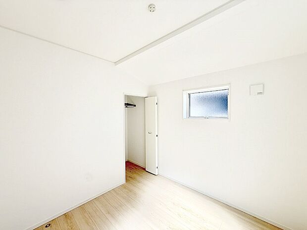 【寝室】■家具をうまく配置すれば広々とした空間を使い動きやすく、リラックスした時間が過ごせます