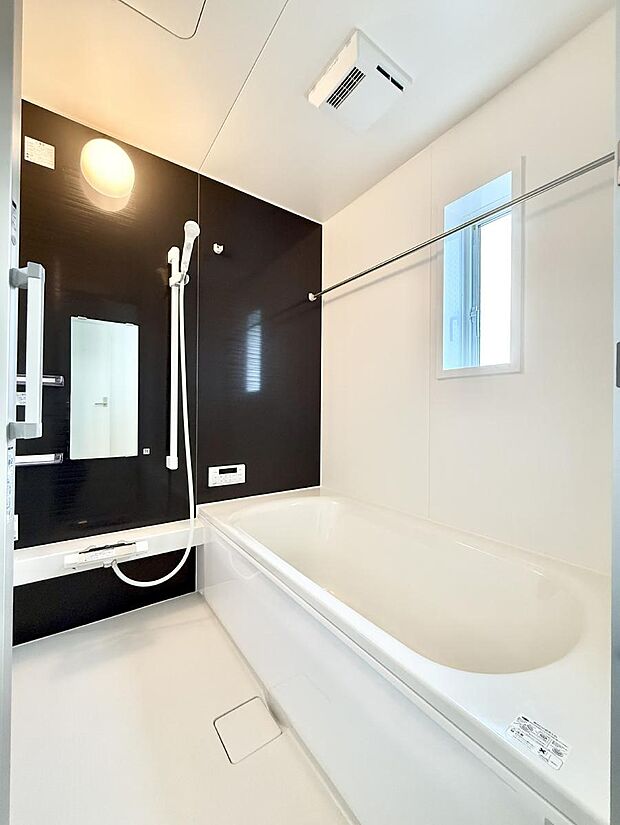 【浴室】■一日の疲れを癒す、心落ち着く空間です