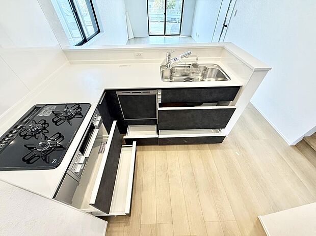 【キッチン】■家族の絆を深める、温もりのあるキッチン