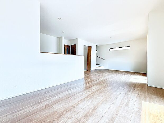 【ダイニング】■ふとした瞬間に幸せを感じる、心地よい場所