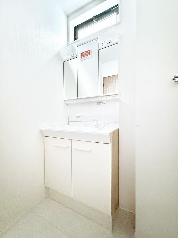 【洗面台・洗面所】■朝の準備がスムーズにできる広さです