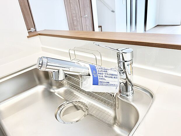 【浄水器】■清潔でおいしい水を手軽に供給してくれます